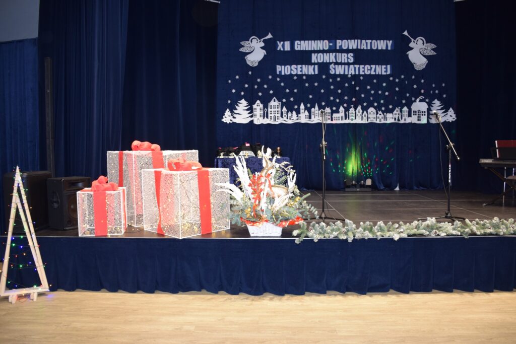 dekoracja na XII gminno - powiatowy konkurs piosenki świątecznej