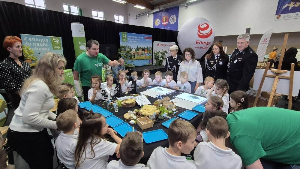 dzieci podczas warsztatów ekologicznych