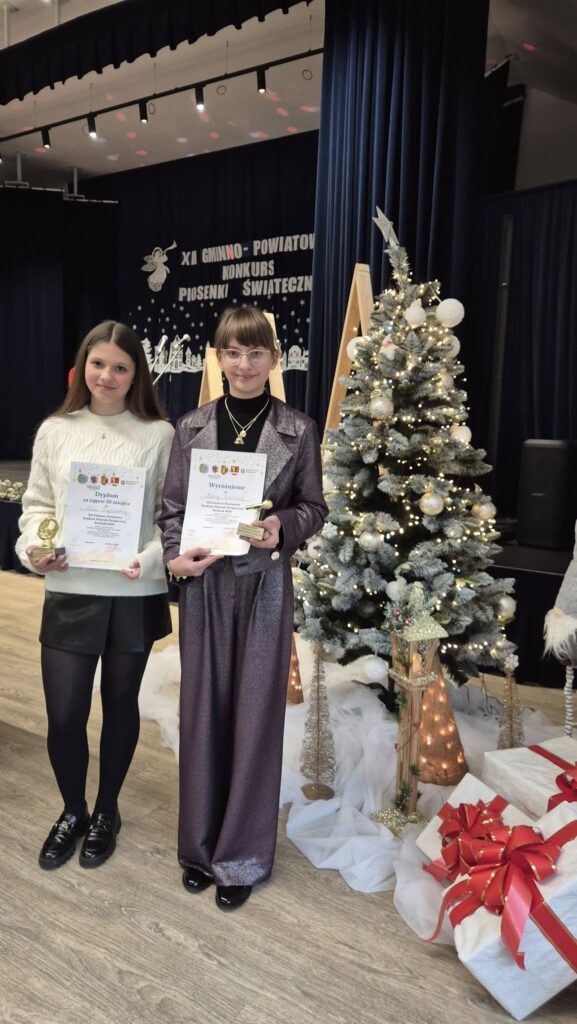 Dwie dziewczyny z dyplomami