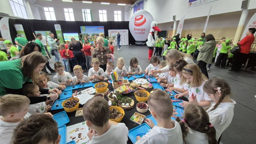 dzieci podczas warsztatów ekologicznych