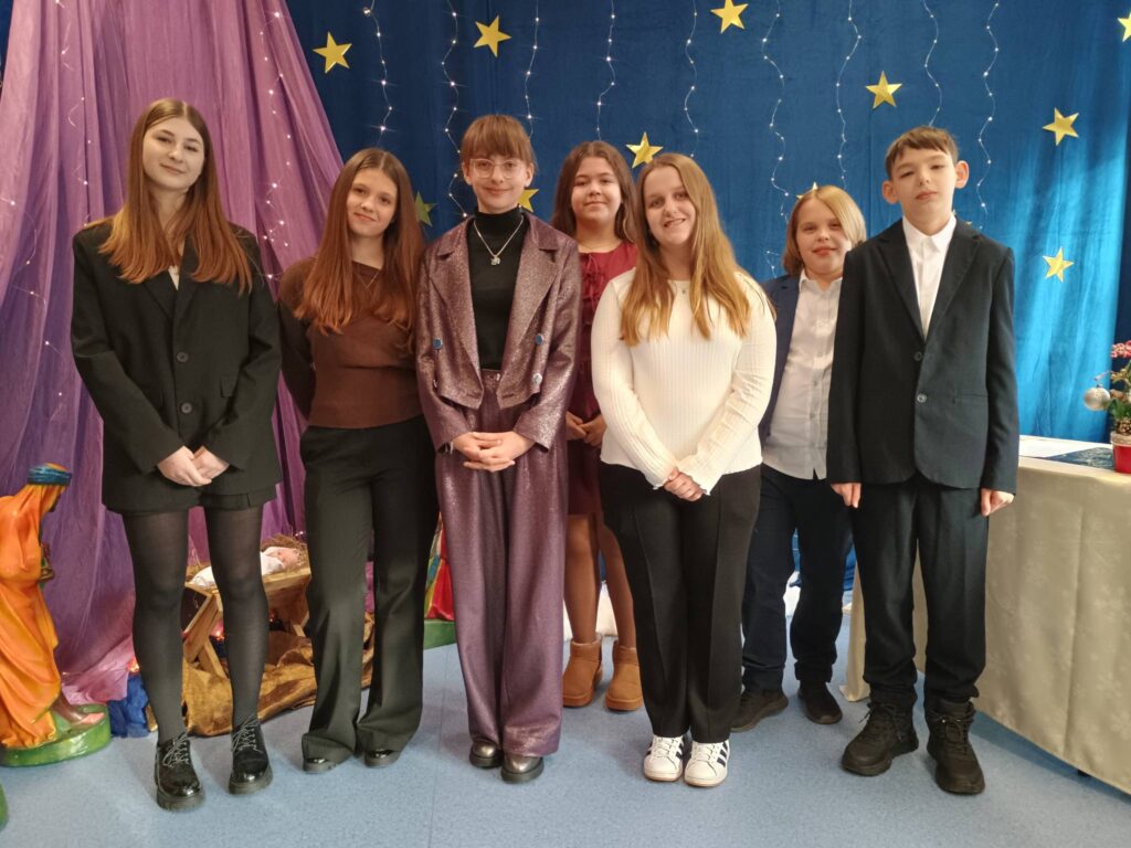 uczestnicy konkursu recytatorskiego