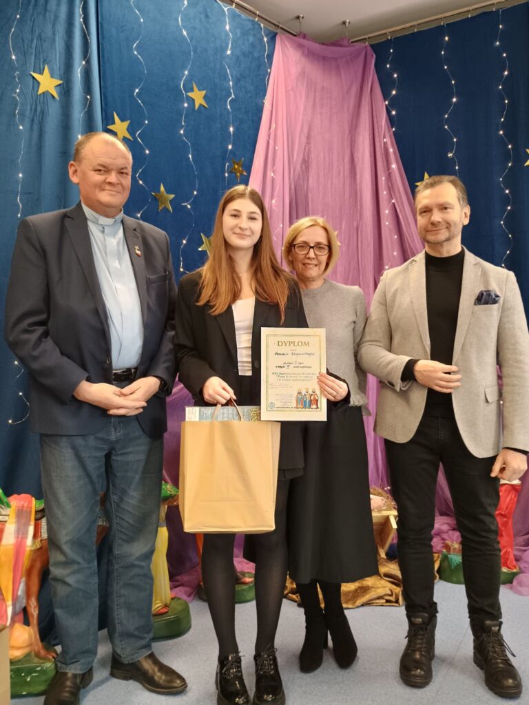 laureatka I miejsca wraz z jury