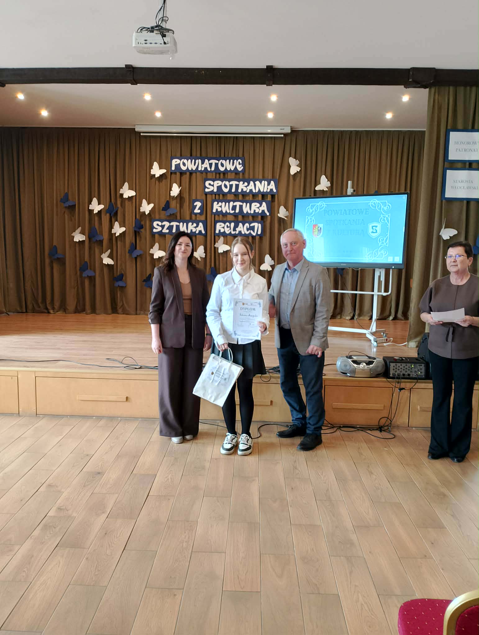 „Kujawy pieśnią, gwarą i pędzlem malowane” oraz Spotkanie z Kulturą „Sztuka Relacji”.