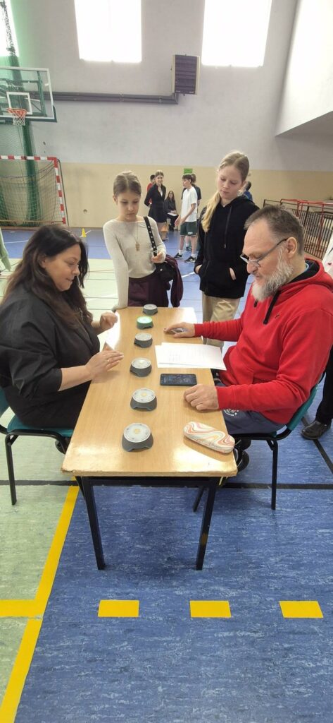 uczniowie podczas bicia rekordów szkolnych