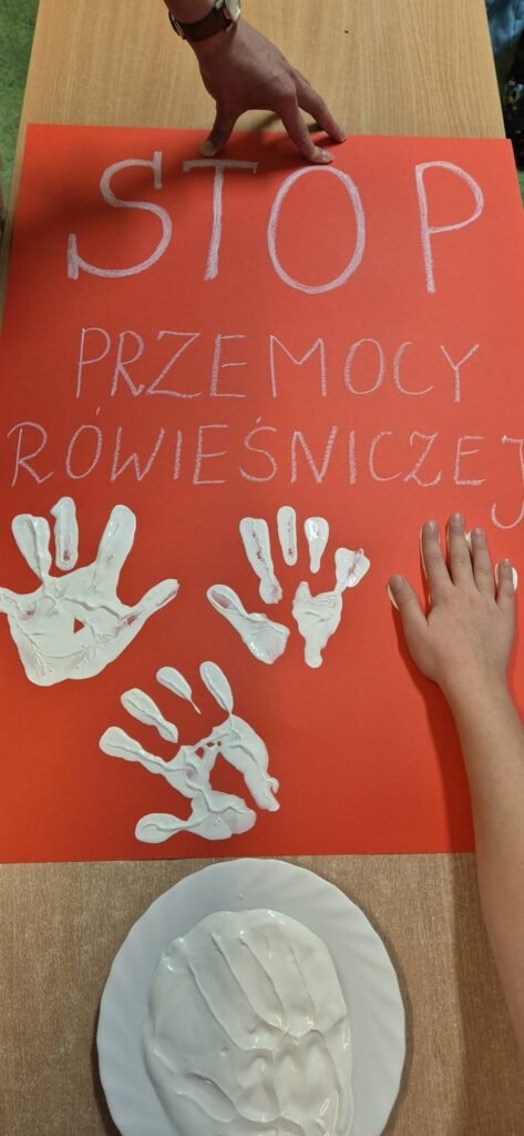 plakat stop przemocy rówieśniczej