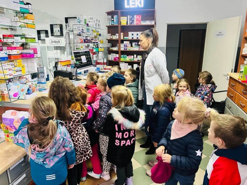 przedszkolaki w aptece